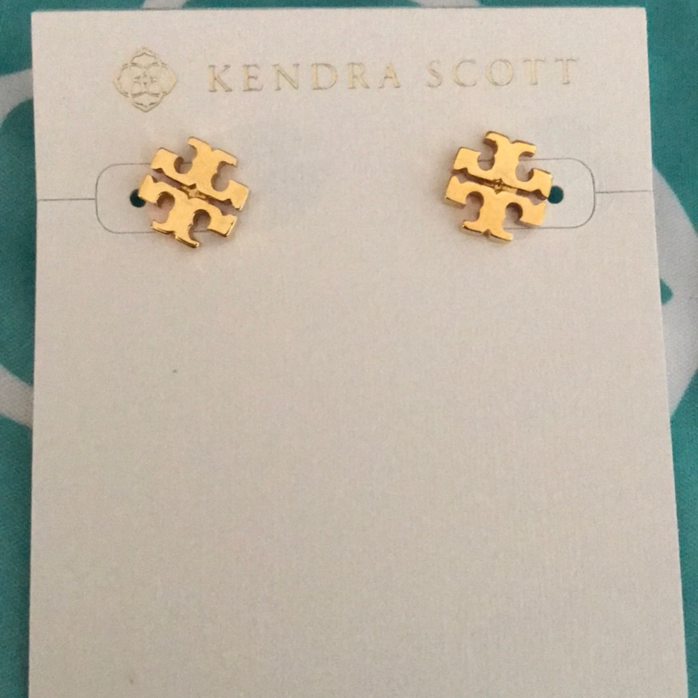 Tory Burch logo stud earring!